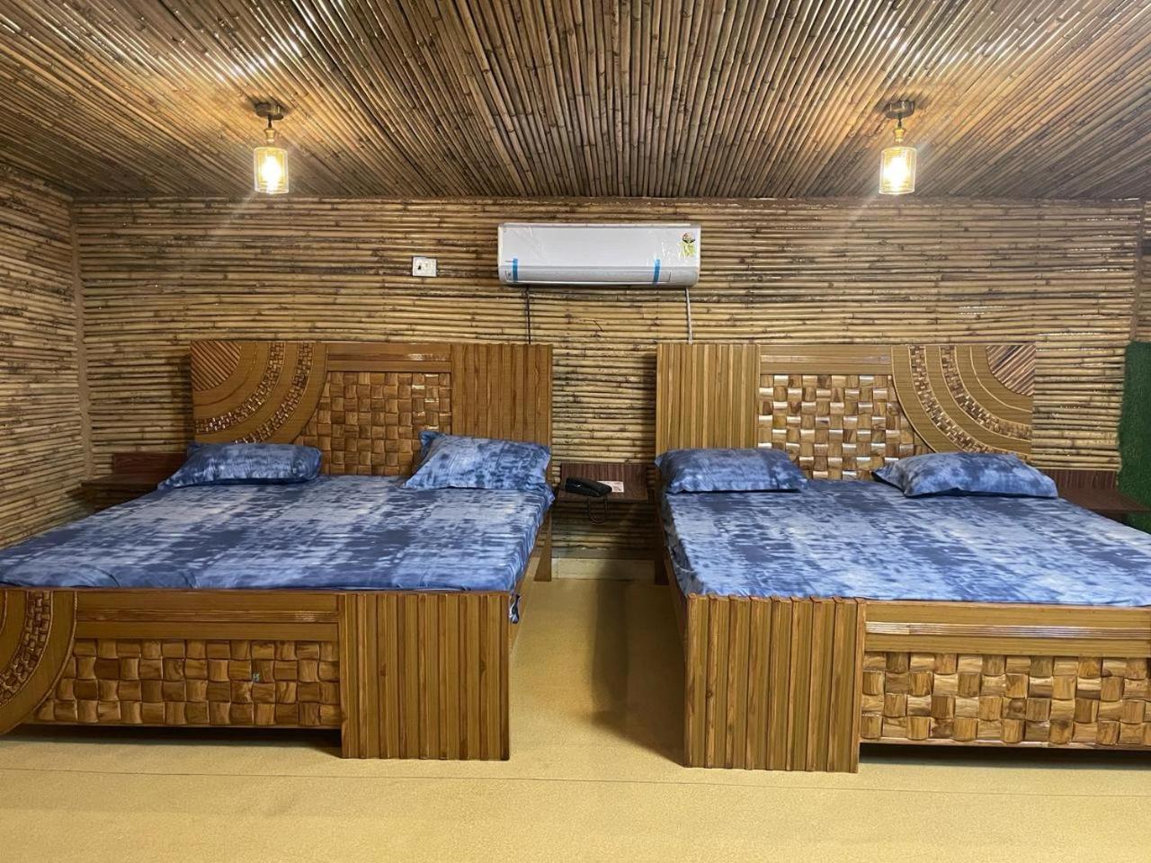 Gopika Resort Vrindāvan Buitenkant foto